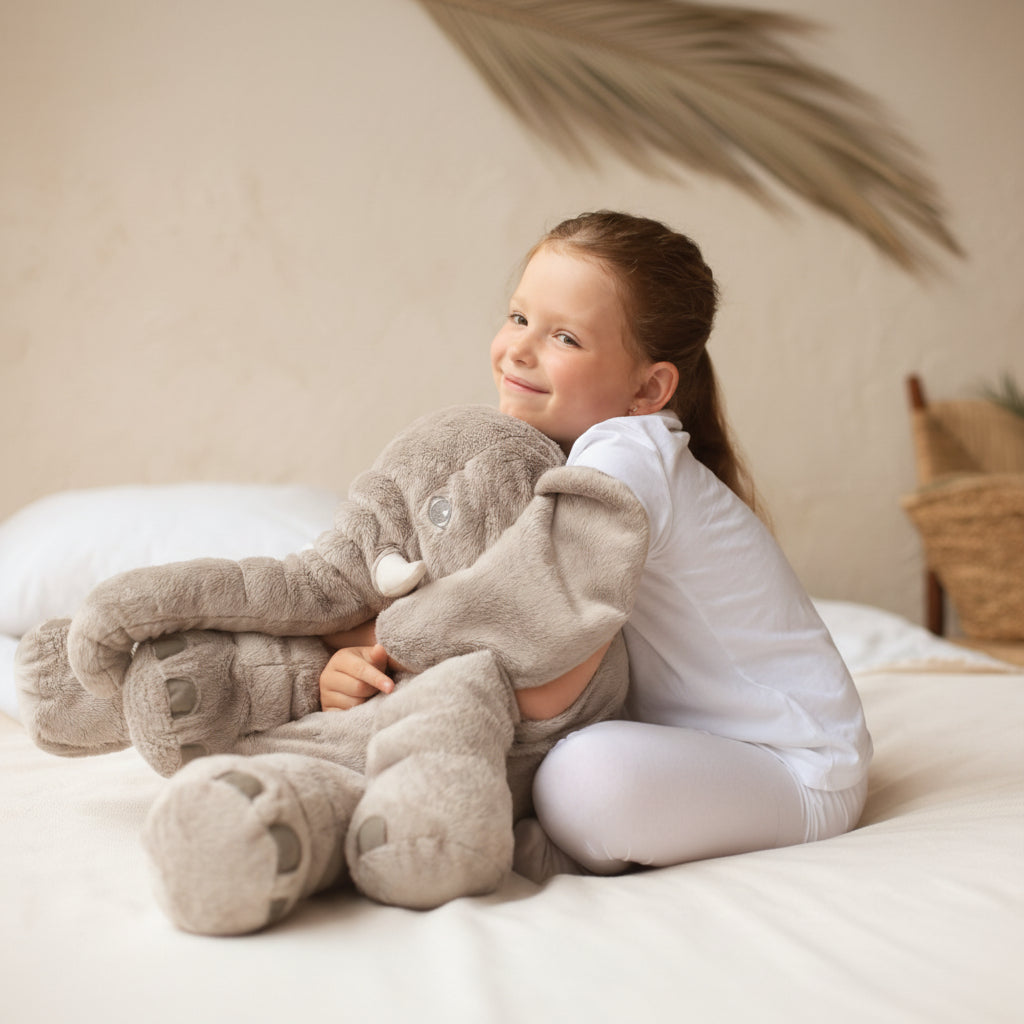 Niedliches Elefant Kuschelkissen, superweich, perfekte Geschenkidee für Babys & Kinderzimmer.