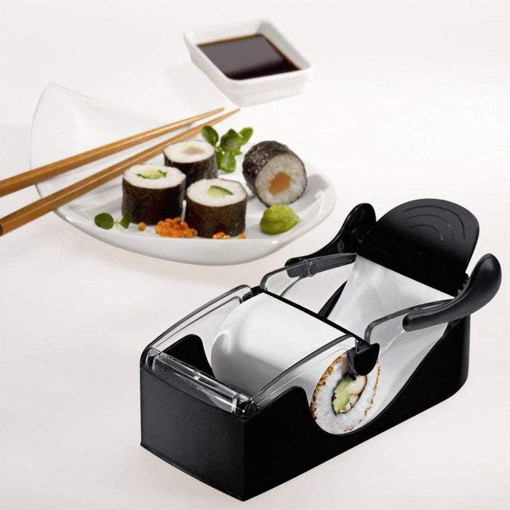 Nahaufnahme des Sushi-Rollers, bereit für die einfache Zubereitung von Maki-Sushi und Reisrollen.