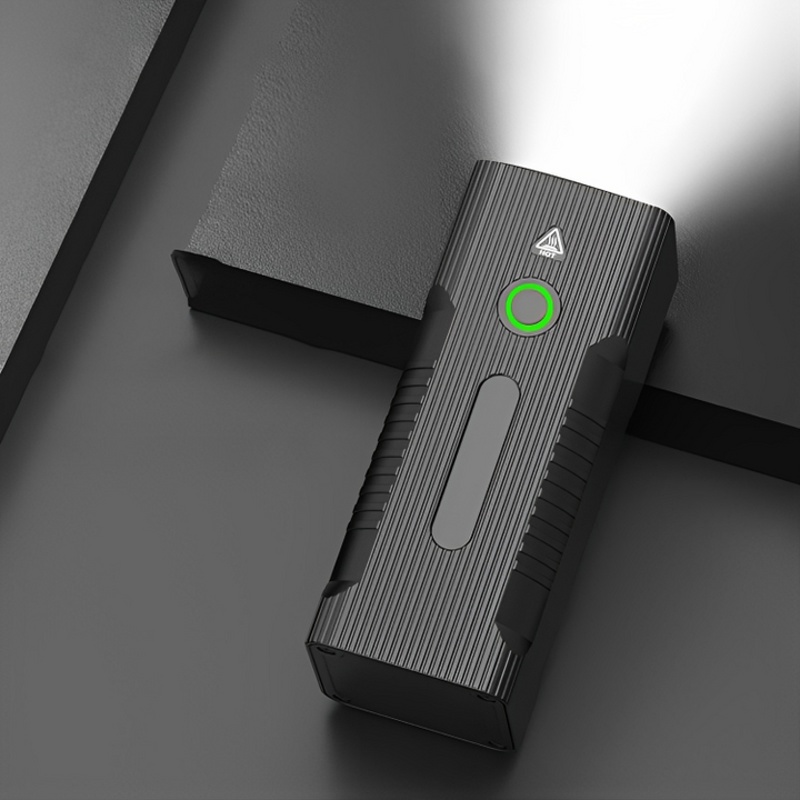Leistungsstarker LED Fahrradscheinwerfer mit Powerbank-Funktion für sichere Nachtfahrten und gute Sicht.