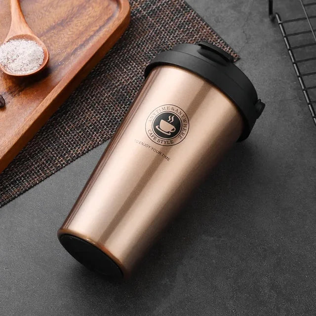Robuster ThermaSip Trinkbecher 500ml für Outdoor-Abenteuer & Camping, hält Getränke zuverlässig temperiert.