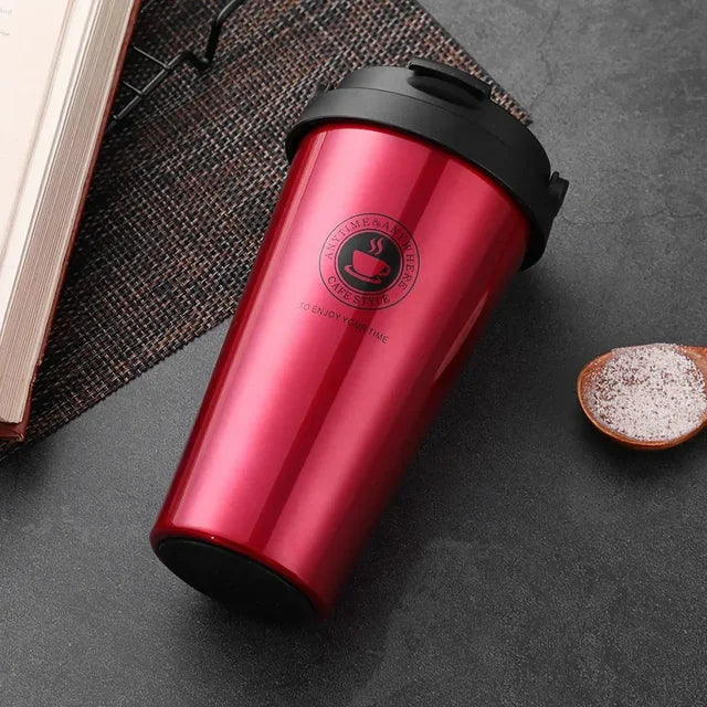 Moderner ThermaSip Isolierbecher 500ml in stilvollem Edelstahl-Design, dein Begleiter für jede Gelegenheit.