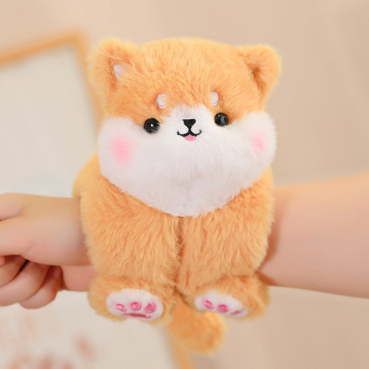 Süßes Plüsch Schnapparmband Panda für kleine Mädchen. Kuscheltier-Accessoire & tolles Spielzeug.