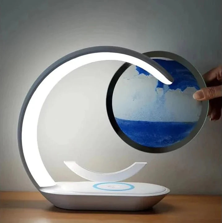 Innovative Touchlampe mit LED-Sandkunst & kabellosem Laden. Perfekt als Deko- und Schlafzimmerlampe.