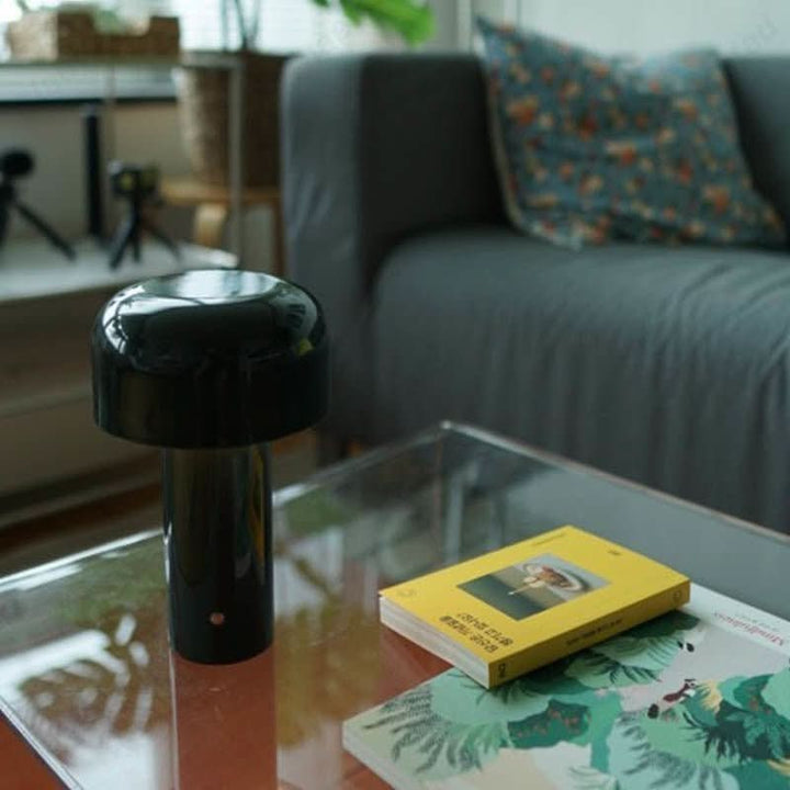 Dimmbare TOUCHGLOW Touchlampe mit Farbauswahl, schafft warmes Ambiente Licht.