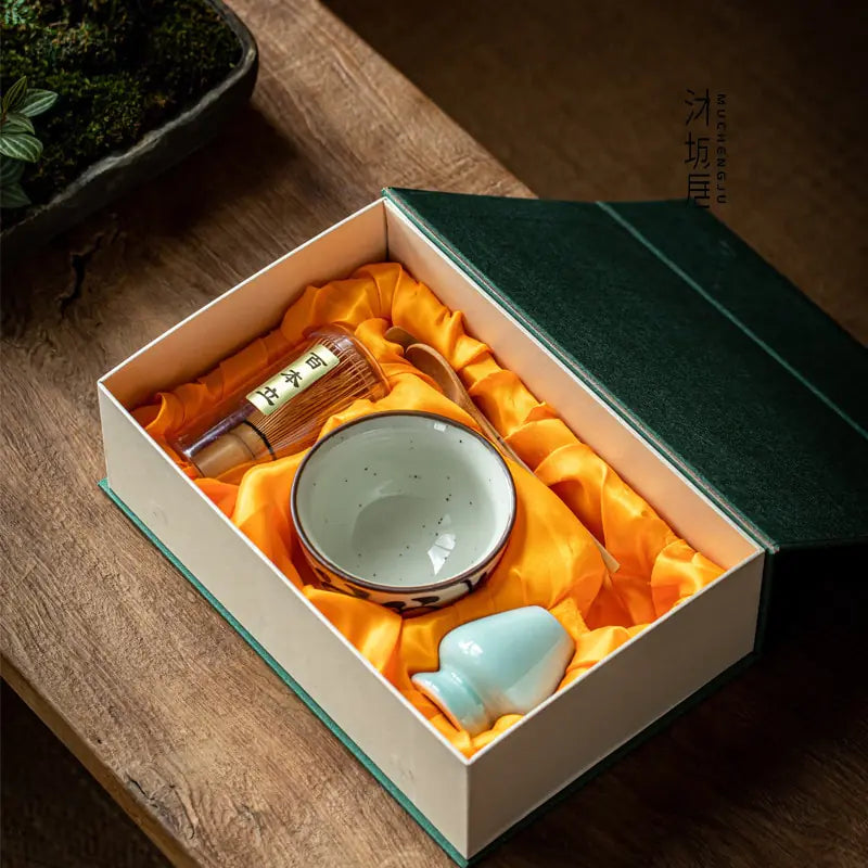 Hochwertiger Bambusbesen (Chasen) für Matcha Teezeremonie, ideal für perfekten grünen Tee Schaum.