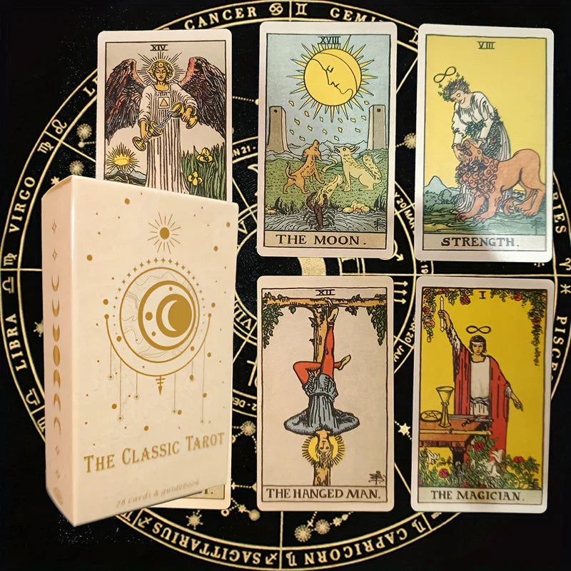Detailaufnahme der wunderschön illustrierten Tarotkarten für Esoterik und Selbstfindung.