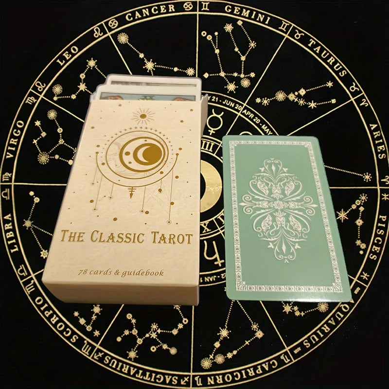 Eine ausgelegte Tarotkarten-Legung, fördernd für mystische Einblicke und spirituelle Reflexion.
