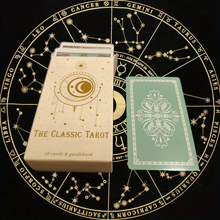 Eine ausgelegte Tarotkarten-Legung, fördernd für mystische Einblicke und spirituelle Reflexion.