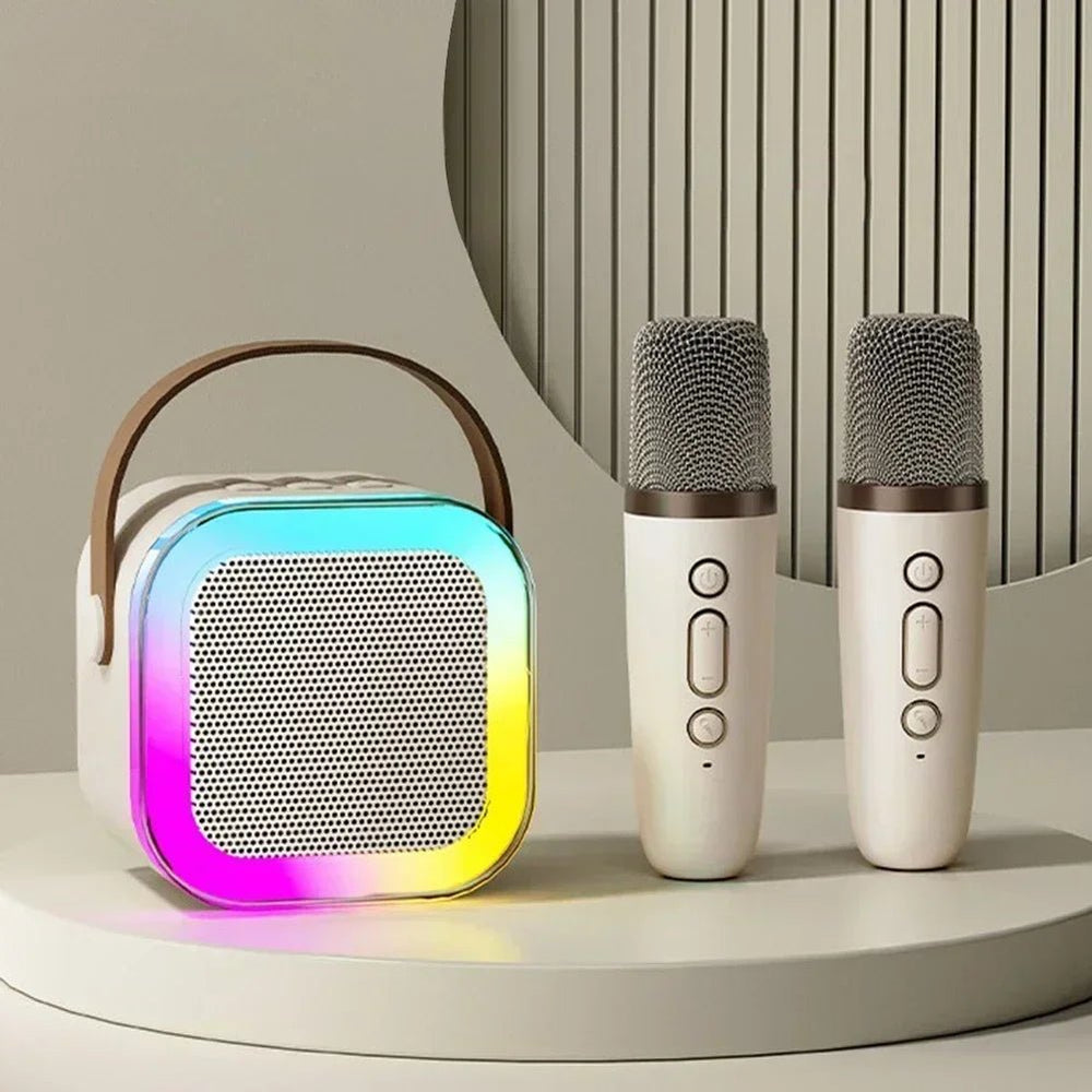 Kompaktes Bluetooth-Karaoke-System mit zwei Funkmikrofonen, ideal für Musik & Gesang unterwegs.