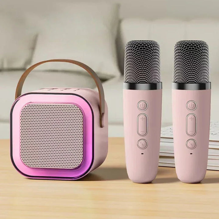 Komplettes Karaoke-Zubehör: Tragbares Gerät mit drahtlosen Mikrofonen, Speaker & LED-Partylicht.