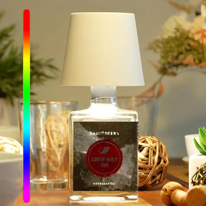 Weiches, dimmbares LED Stimmungslicht aus der Flaschenlampe, kabellos, für entspannte Abende.