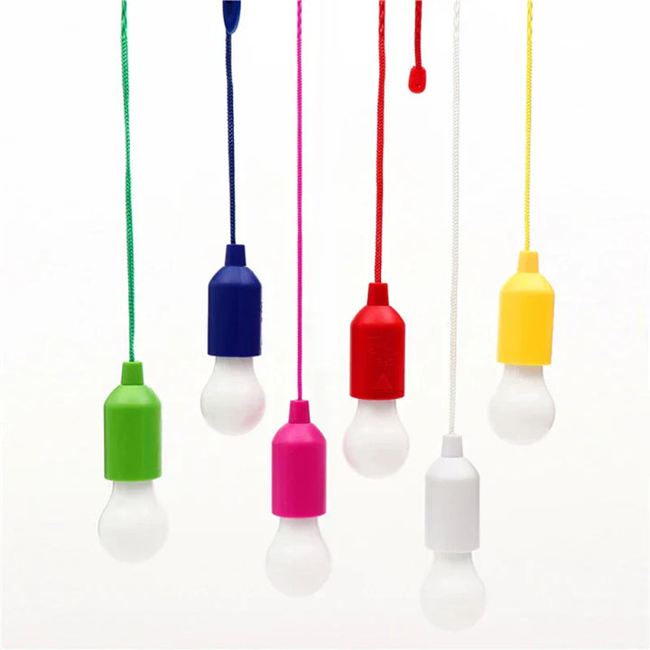 Kabellose tragbare LED-Hängeleuchte, ideal als Campinglicht oder Gartenbeleuchtung für stimmungsvolle Abende.