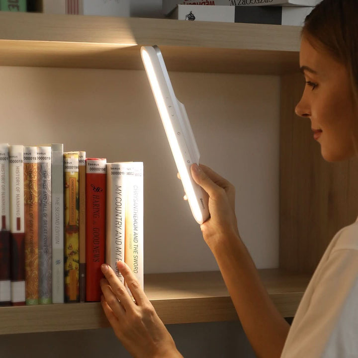 Dimmbare LED-Schrankbeleuchtung kabellos per Magnet. Ideal für Küchen, Kleiderschränke & Werkstätten.