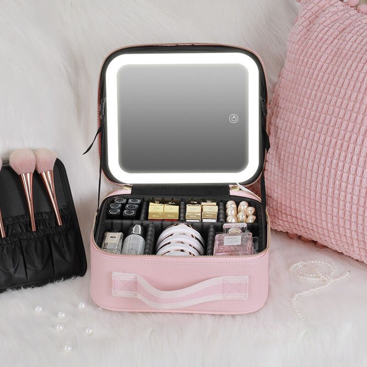 Praktisches Reisetäschchen mit LED-Spiegel und variablen Fächern, ideal zum Organisieren von Kosmetik & Makeup.