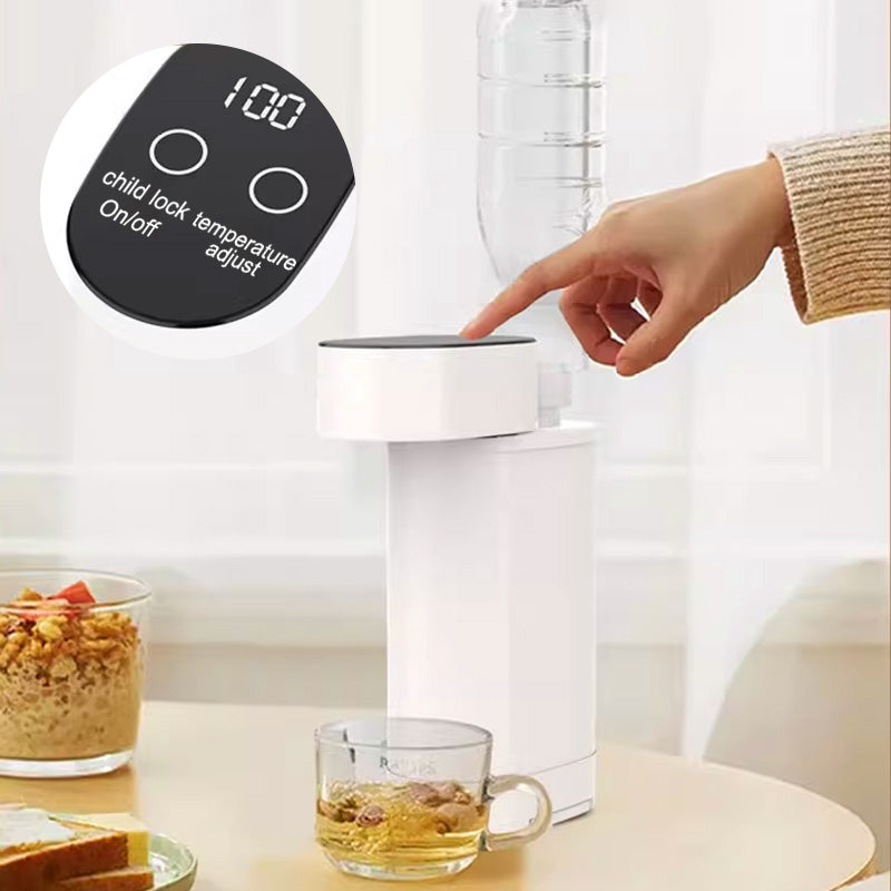 Kompakter Schnellheiz-Wasserspender für sofortiges heißes Wasser. Ideal für Küche, Reise & unterwegs.