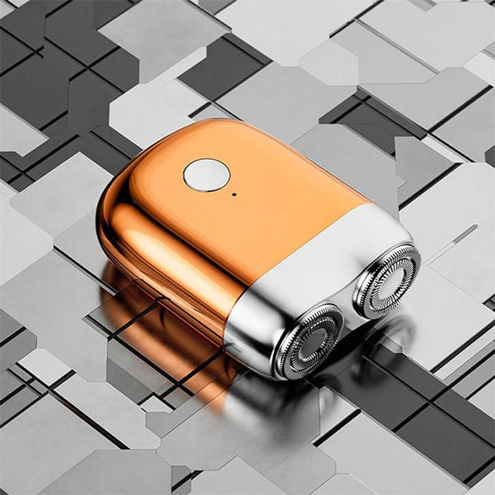 Kompakter Mini USB Reiserasierer für Herren, perfekt für Reisen und die tägliche Pflege unterwegs.