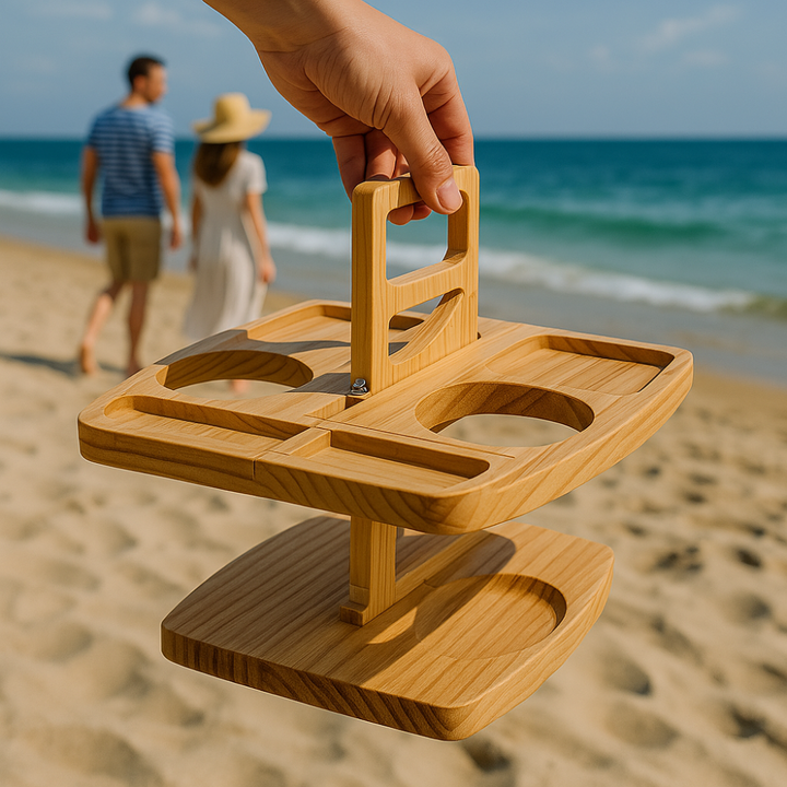 Kleiner, stabiler Picknicktisch zum Zusammenklappen; ideal als Weintisch für Gartenpartys.