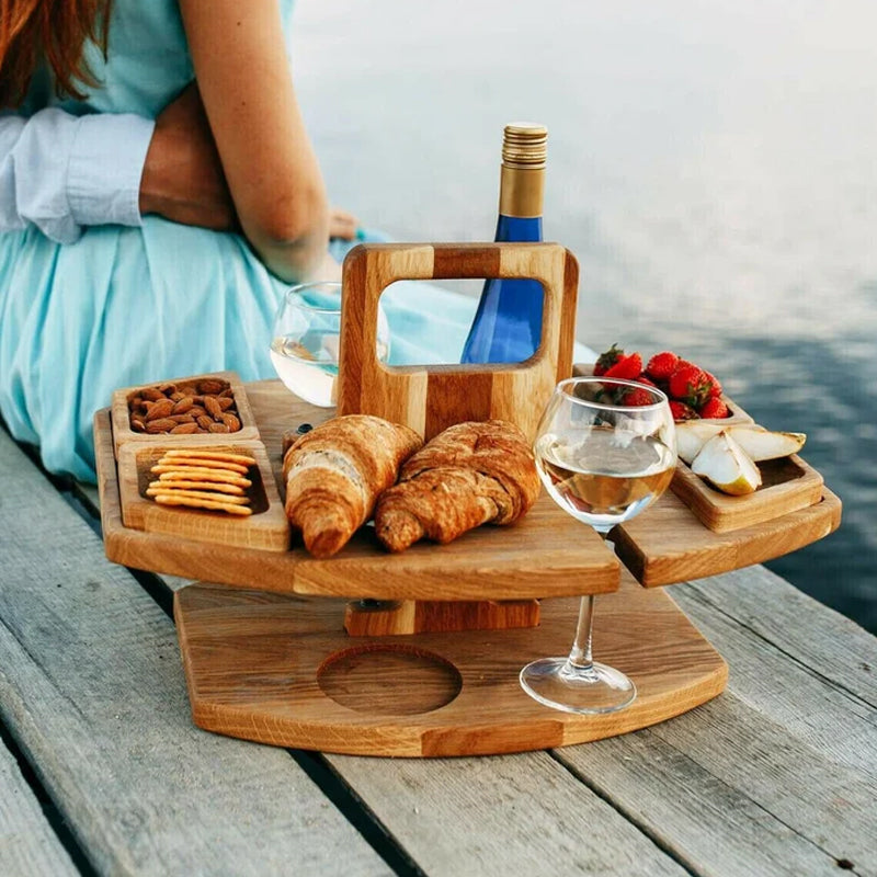 Faltbarer WineNest Outdoor-Weintisch; kompakter Snacktisch für Picknick, Camping & Gartenpartys.