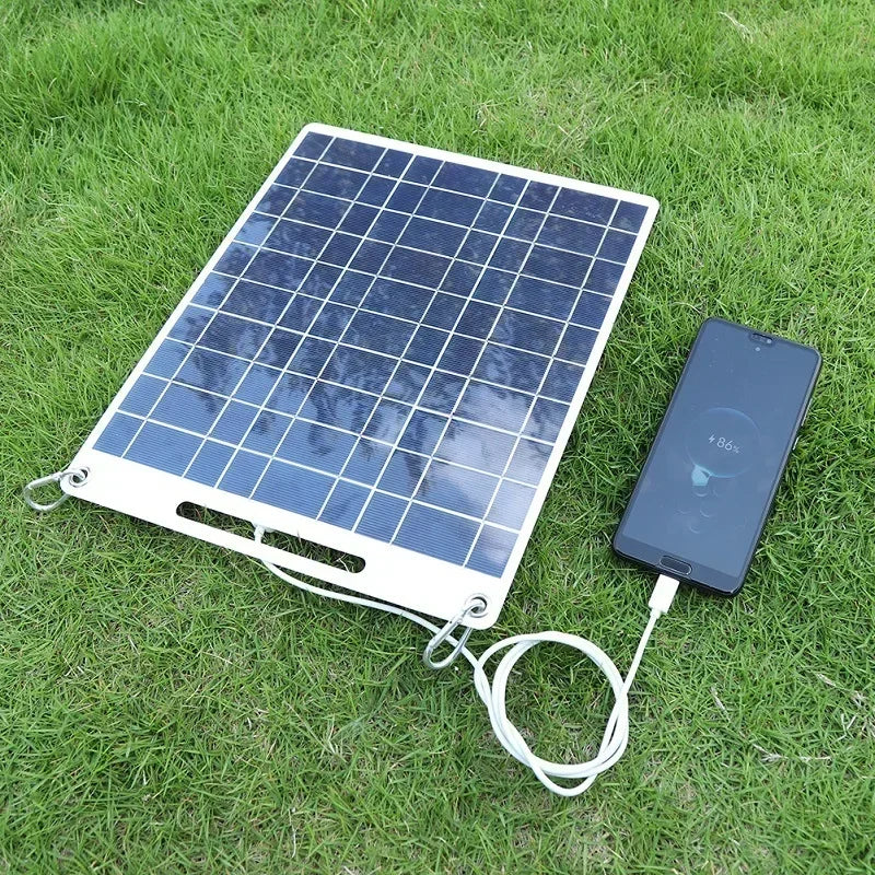 Tragbares 100W Solarpanel mit Dual USB-Ausgang, ideal für Camping, Wandern & Outdoor-Abenteuer.