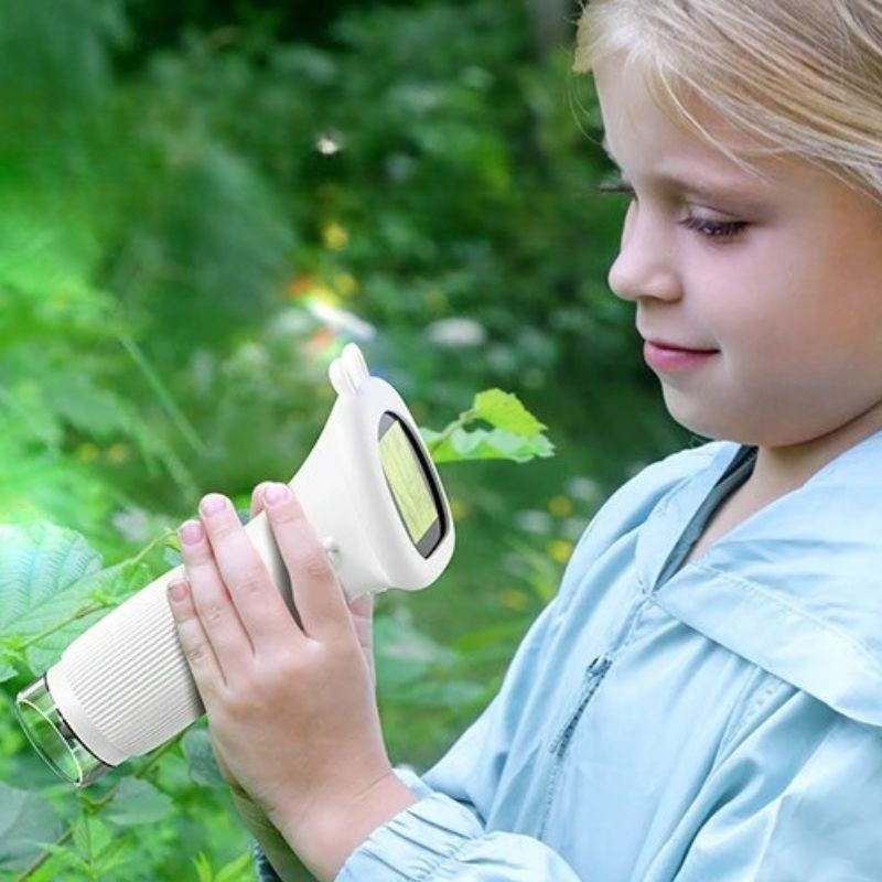 Hochauflösendes Taschenmikroskop für Kinder, fördert MINT-Fähigkeiten und detailreiche Entdeckungen.