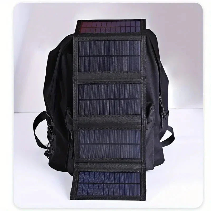 Robustes Solar Powerbank Ladegerät für Notfälle & Reise, ideal für die Energieversorgung unterwegs, tragbar.