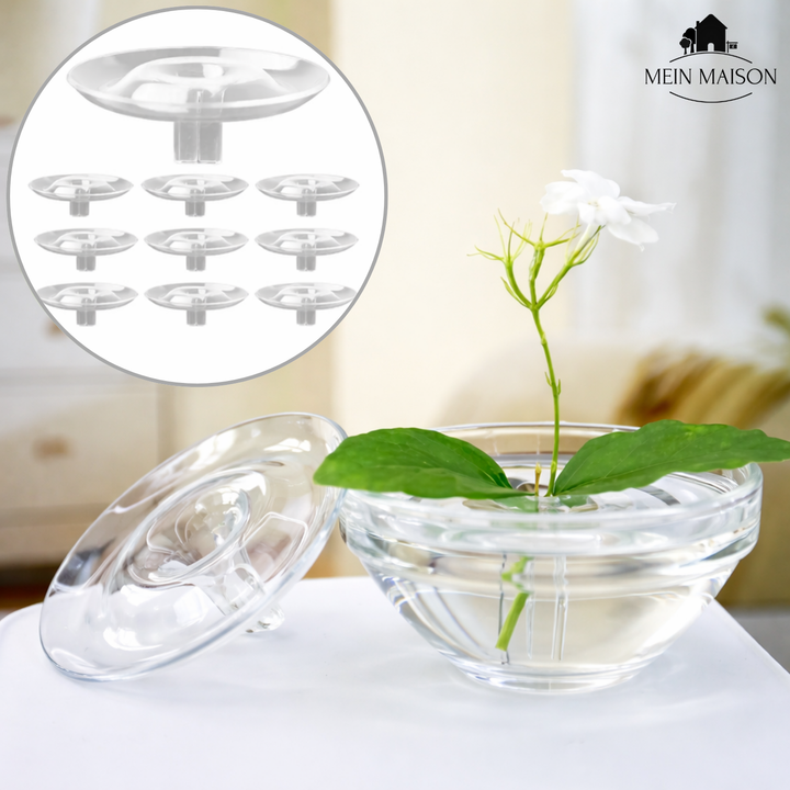 Klarer Blumenhalter als praktischer Vasenaufsatz für strukturierte Blumenarrangements.