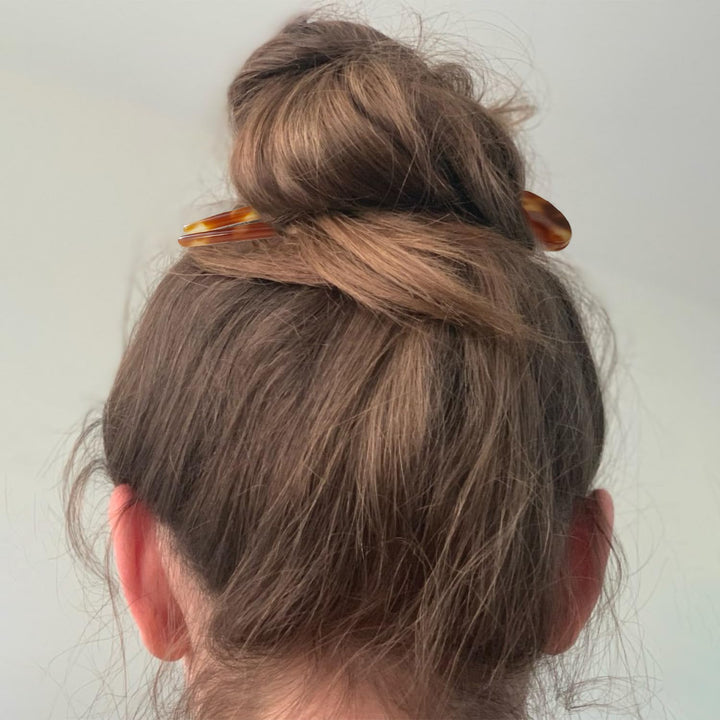 Robuste U-förmige Schildpatt-Hochstecknadeln halten Damenfrisuren sicher und verleihen Eleganz.