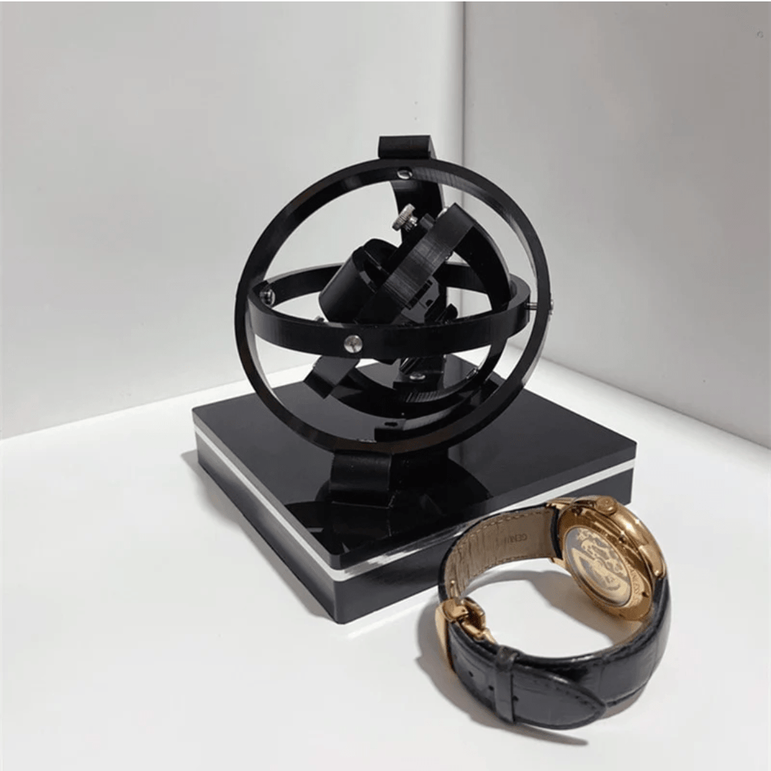 Eleganter Uhrenbeweger TIMEKEEPER Horion mit leisem Motor zur präzisen Aufbewahrung & Pflege von Automatikuhren.