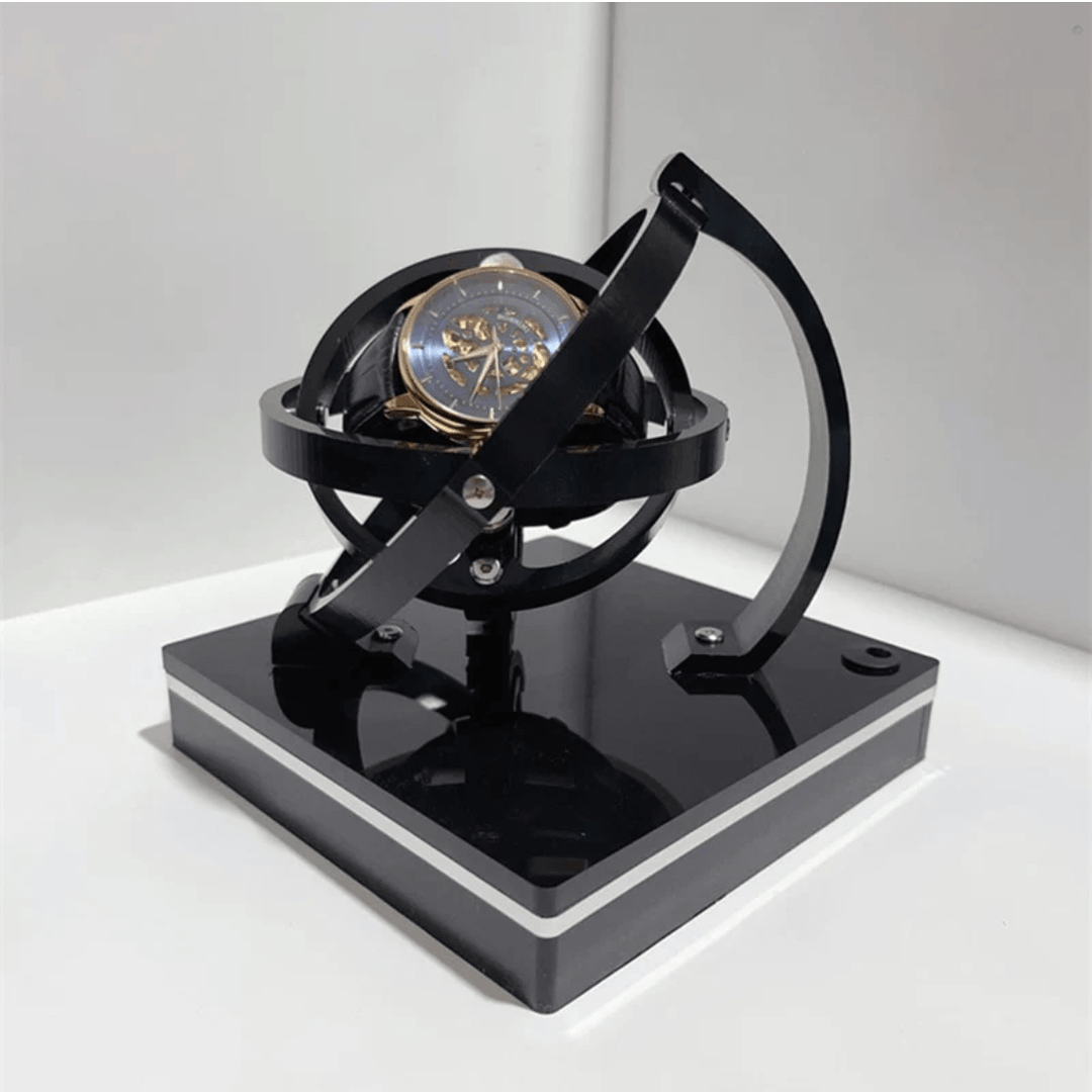Detailansicht des TIMEKEEPER Horion Uhrenbewegers, zeigt den präzisen, leisen Motor für eine Automatikuhr.