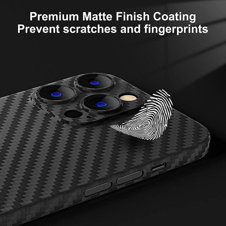 Matte iPhone Hülle, ultra dünn und schwarz. Robuste Hartschale mit Textur bietet eleganten Anti-Fingerprint Schutz fürs Handy.