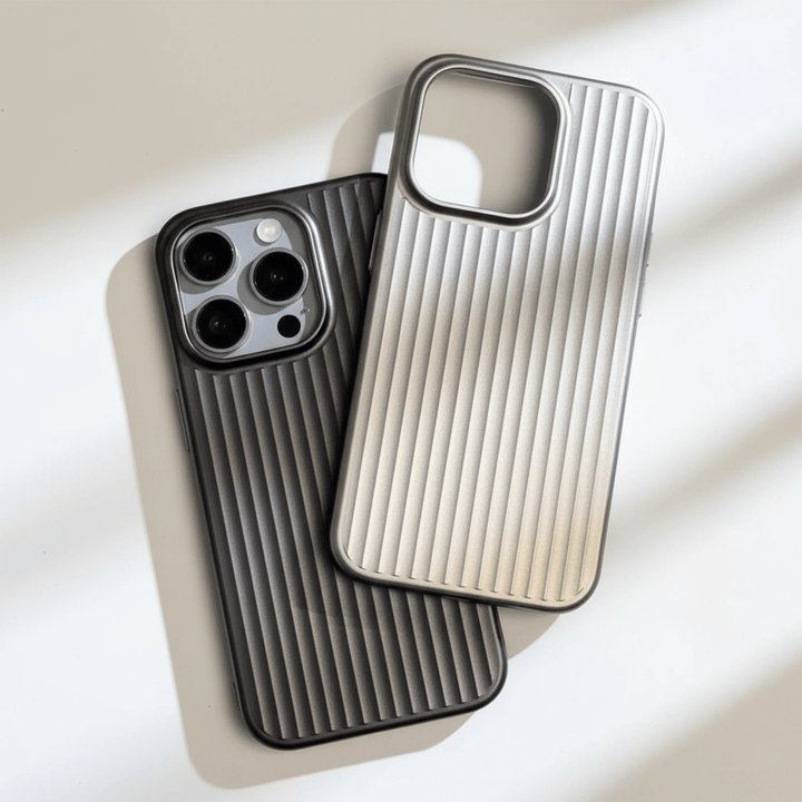 Elegante, ultradünne iPhone Hülle im Slim Design, bietet Militärschutz und ist stoßfest.