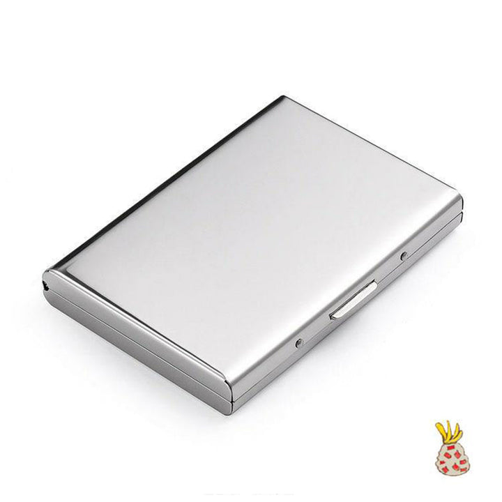 Ultradünnes Metall-Kartenetui in Silber, sichere Aufbewahrung für RFID-Karten und Ausweise.
