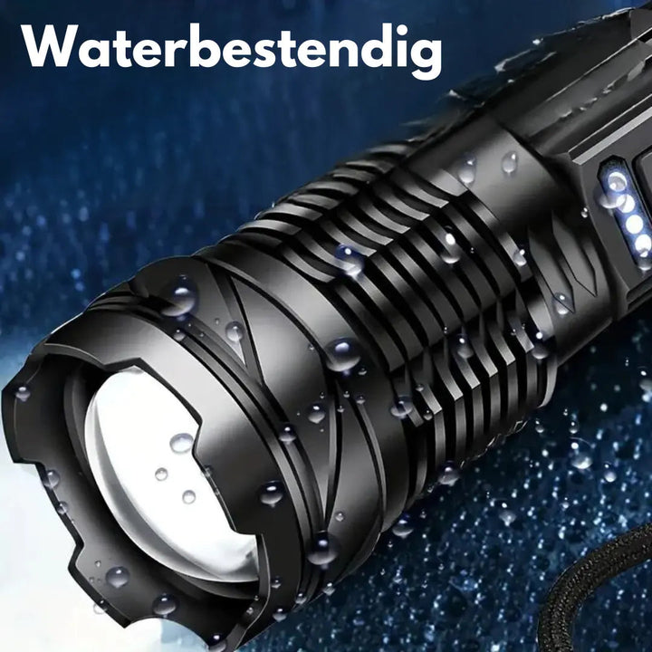 Robuste, stoßfeste PowerBeam LED-Taschenlampe (5000 Lumen) für Abenteuer & Outdoor, USB-aufladbar.