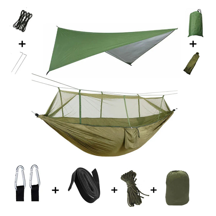 Ultraleichte Camping Hängematte mit Moskitonetz & Regendach für entspannte Outdoor-Übernachtungen.
