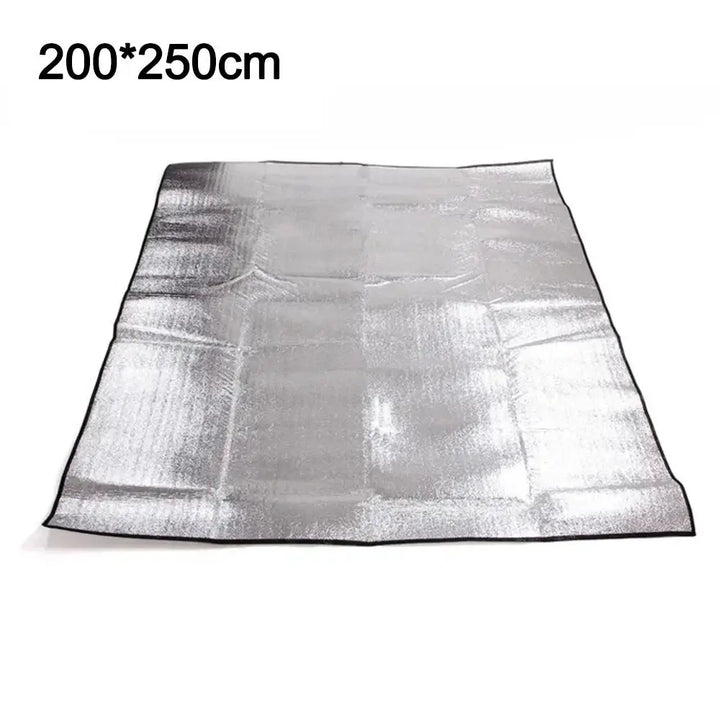 Komfortable 2.5cm dicke Camping Isomatte, wärmereflektierend & wasserdicht, perfekt für Outdoor-Abenteuer.