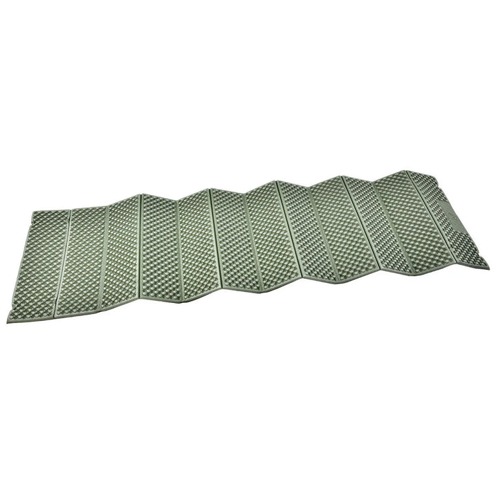 Robuste, isolierende Campingmatte bietet optimalen Schlafkomfort bei Zeltlagern & Outdoor-Trips.