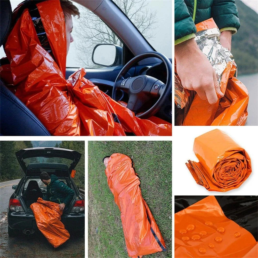Kompakter, ultraleichter Notfallschlafsack für Outdoor-Abenteuer. Wasserdicht & winddicht für Kälteschutz beim Wandern.