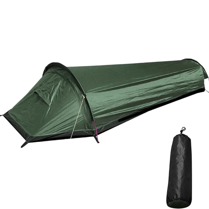 Ultraleichtes Einmannzelt, wasserdicht & winddicht, in alpiner Landschaft. Ideal für Trekking & Outdoor-Camping.