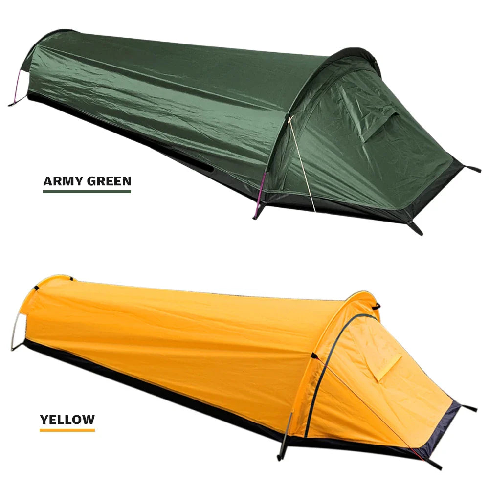 Kompaktes, ultraleichtes Einmannzelt im Packsack neben Rucksack. Ideal für Wandern & leichtgewichtigen Outdoor-Camping.