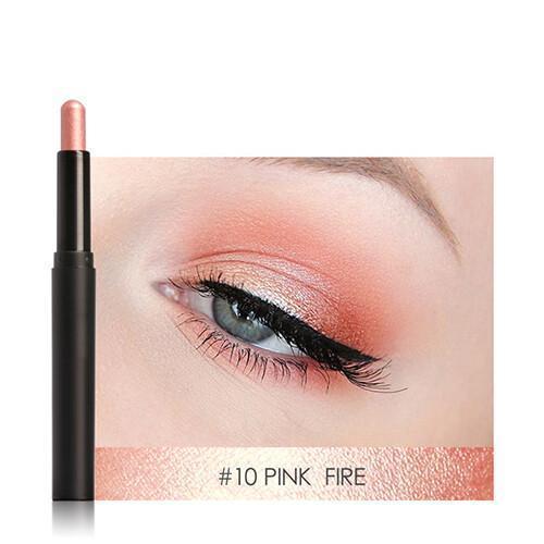 Zwei ultrapigmentierte Glitter-Lidschattenstifte gekreuzt, für vielfältiges Augen-Make-up der Damen.