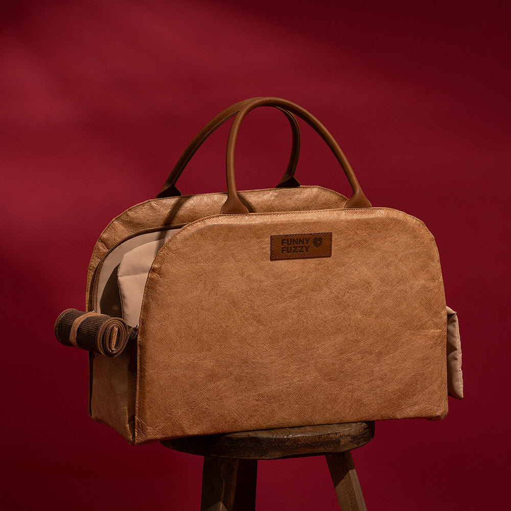 Umweltfreundliche Reisetasche für Haustiere, geräumig & langlebig; ideal für Trips.