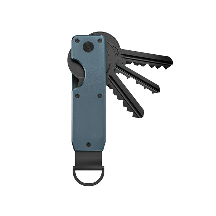 Multifunktionaler Schlüssel Organizer aus Aluminium mit integrierter Öse für Autoschlüssel oder Anhänger.
