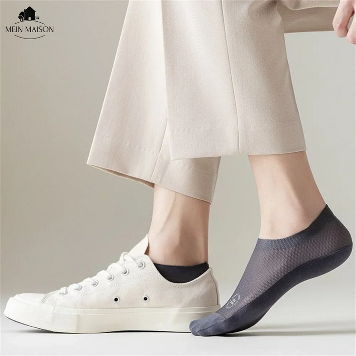 Kurze Anti-Rutsch Socken, ideal für Sneaker. Unisex Design in neutralen Farben.