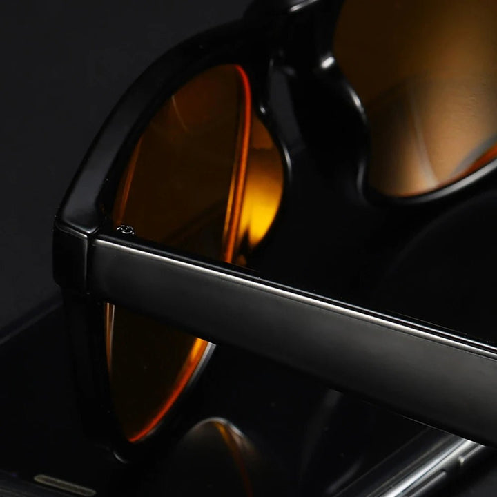 Moderne Blaulichtfilter Brille, unisex, quadratisch, schützt Augen beim langen Arbeiten am PC.