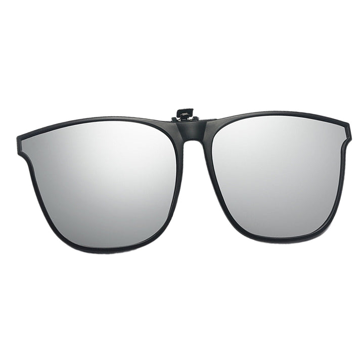 Hochwertige Clip-on Sonnenbrille: Polarisierte Gläser für Augenschutz & Blendschutz bei Outdoor-Aktivitäten.