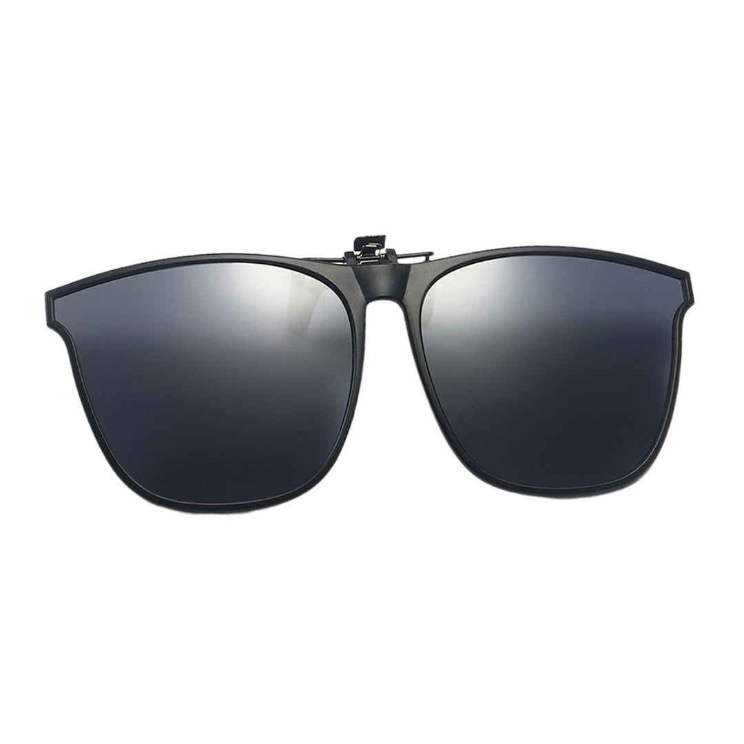 Unisex Clip-on Sonnenbrille mit UV-Schutz; verbessert Fahrsicherheit durch Blendschutz und klare Sicht.