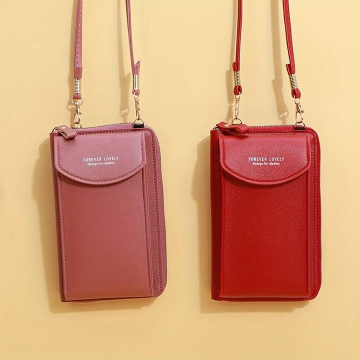 Crossbody Handygeldbörse im Alltag, perfekt für den schnellen Zugriff auf Handy & Geld.