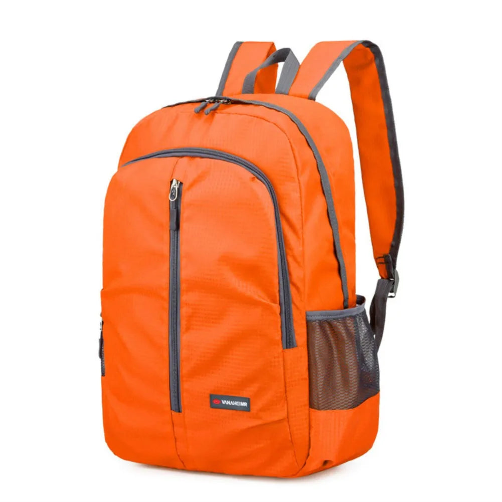 Stylischer, ultraleichter 30L Tagesrucksack, faltbar & wasserdicht für Outdoor, Freizeit und Sport.