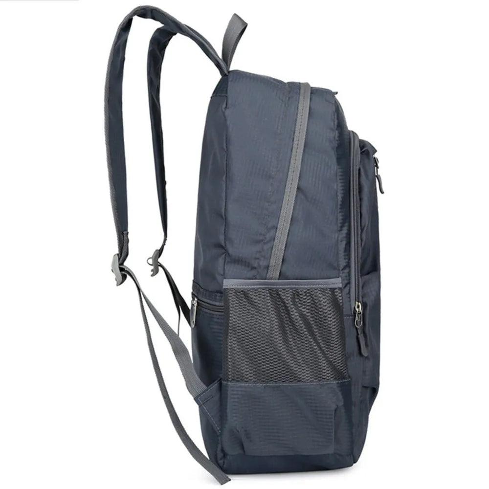 Kompakter, faltbarer 30L Tagesrucksack, ultraleicht & wasserdicht, perfekt für Damen & Herren auf Reisen.