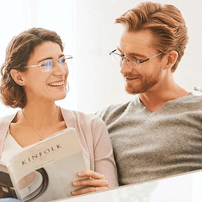 Komfortable Unisex Titanium Lesebrille mit Blaulichtfilter, perfekt für Nah- und Fernsicht.